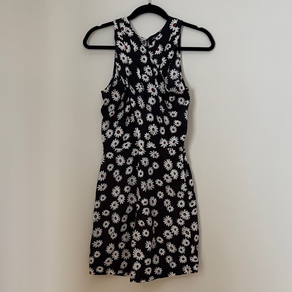 FashionWeb Black White Floral Romper Crossover Front Cutout Size M